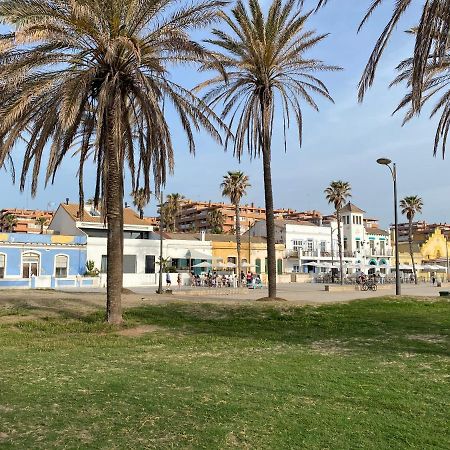 Apartamento Alojamiento en primera línea de playa con WIFI Valencia Exterior foto